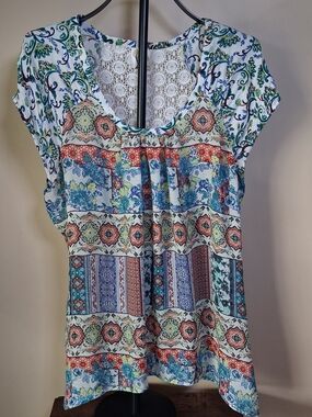 Fig And Flower Anthropologie Floral & Medallion Top W/Lace Back; Size L; Boho